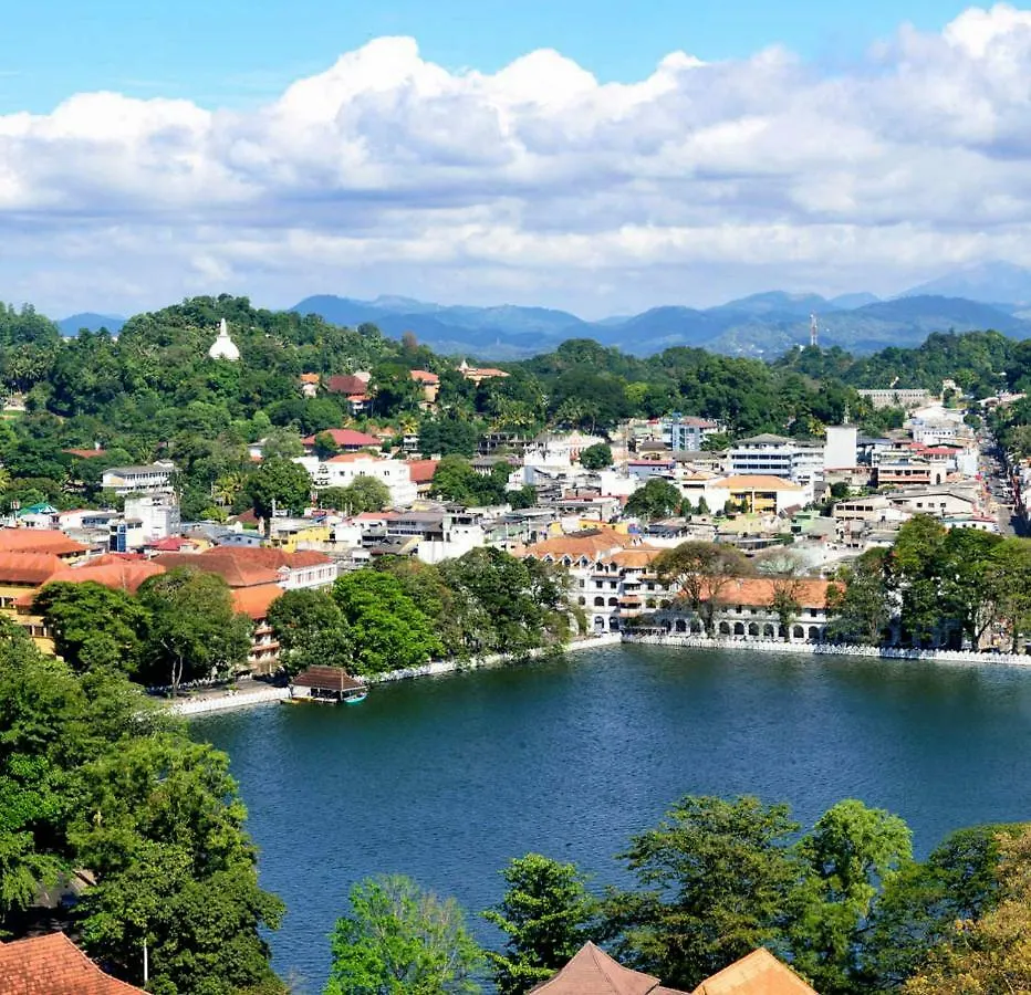Cloud Inn Kandy Homestay B&B